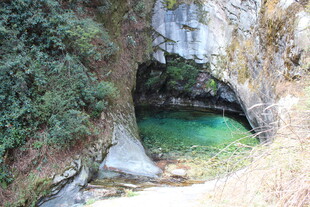 山间幽潭 自然奇景