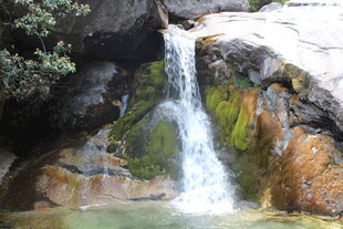 山间小瀑布 灵动自然景