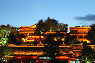 古建夜景 灯火辉煌的中式楼阁