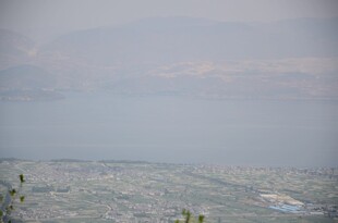 俯瞰朦胧城市景观