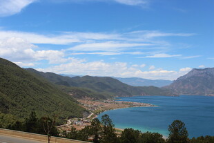 美丽海滨山景风光