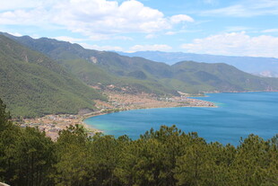 山海相依的美丽自然景观