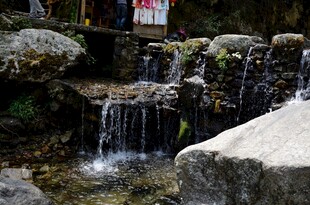 山间小瀑布 灵动自然景