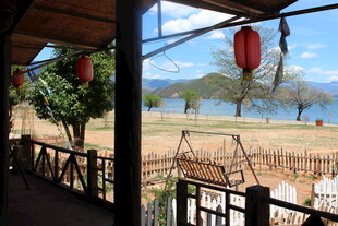 湖畔露台 中式风情观景处