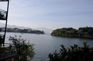 湖畔风景 宁静自然之美