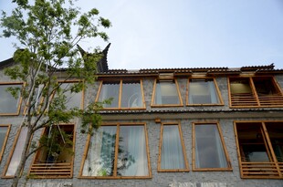 在建木质结构房屋外观