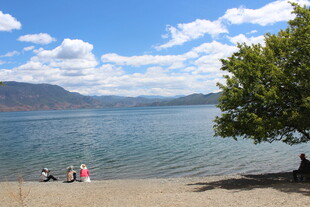 湖畔休闲时光 惬意风景