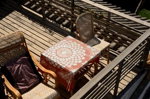 户外露台休闲桌椅场景