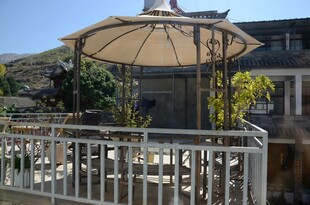 户外露台休闲遮阳场景