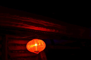 夜晚点亮的南瓜灯