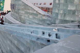 冰雕景观 展现独特艺术魅力