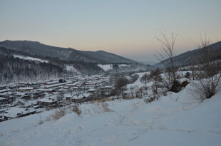 冬日山村雪景