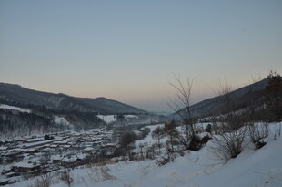 冬日山村雪景风光