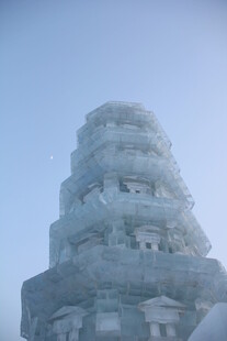 精美多层冰雪雕刻艺术品