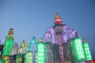 梦幻冰雪城堡夜景