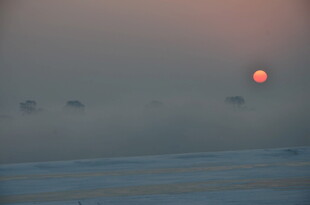 海上日出朦胧美景