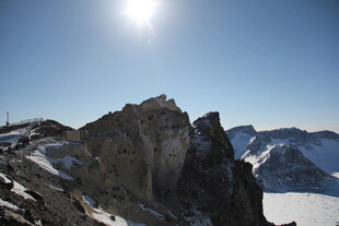 雪山之巅的壮丽日光景观 长白山
