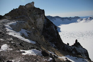 巍峨雪山山峰壮丽景色 长白山