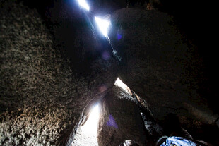 洞穴探险者的神秘地下之旅