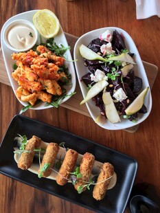 多样美味小吃拼盘