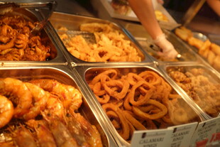 多样美味小吃陈列展示