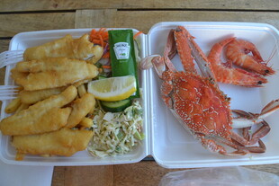 海鲜与炸物套餐美食