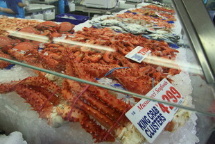 新鲜生鱼片陈列展示