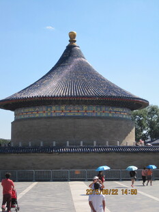 天坛景观 游人漫步赏古迹