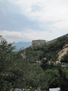 山峦间的古老长城