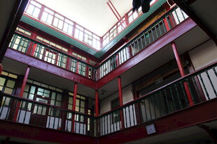 中式传统多层庭院建筑