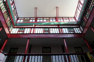 中式复古多层建筑内景