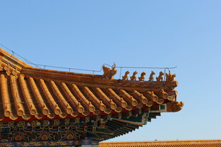 中式古建筑屋檐一角