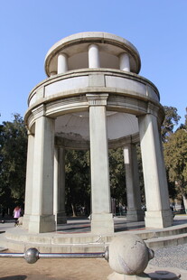 古典石制凉亭景观