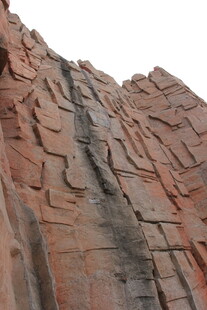 红色层叠岩石景观