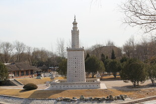 公园中的纪念碑