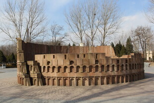 古老土筑建筑景观