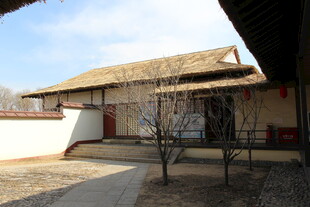 古朴乡村小屋及庭院