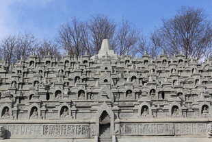 古老石窟建筑景观