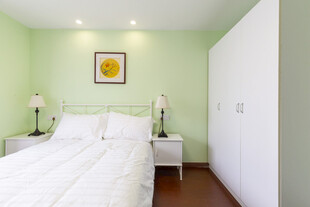 清新绿色调简约卧室空间