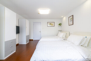 简约明亮的现代风格卧室