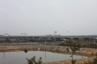 城郊开阔地与水域景观