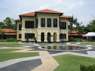 古典风格建筑 开阔庭院