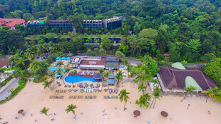 热带海滨度假村鸟瞰图