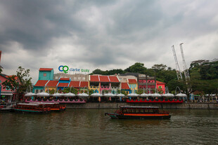 新加坡河畔多彩建筑景观