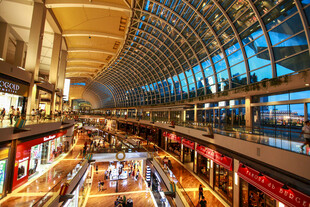 繁华商场内部全景