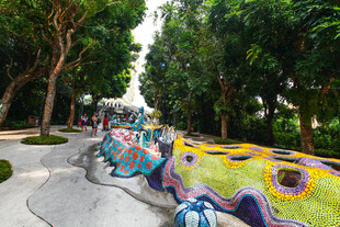 公园彩色雕塑景观
