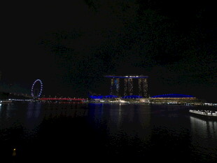 城市夜景河畔绚丽灯光秀