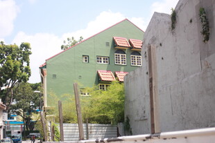 街边多彩建筑景致