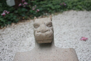 石兽雕塑特写
