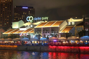 新加坡河畔夜景璀璨